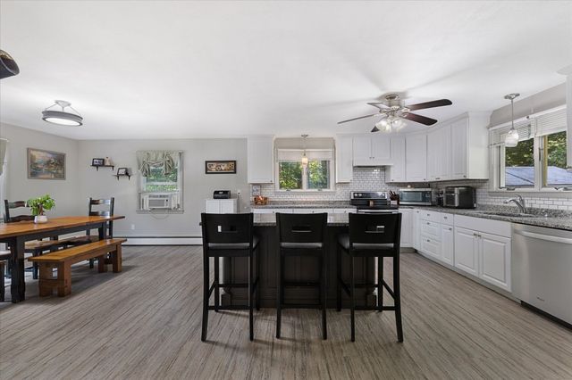 6 Hadley Path, West Brookfield, MA 01585
