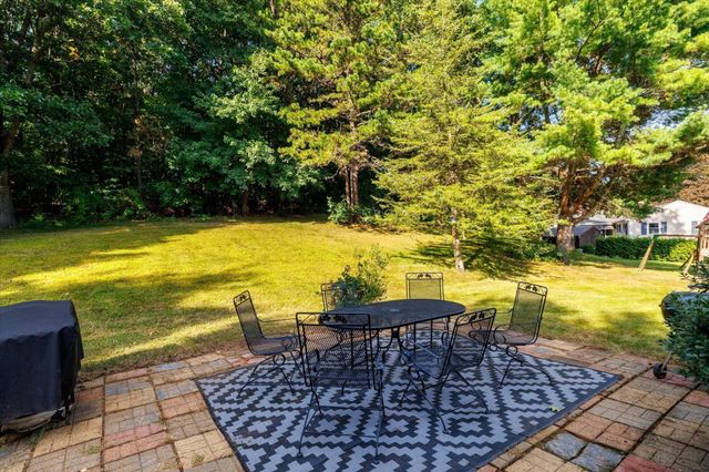 6 Hadley Path, West Brookfield, MA 01585