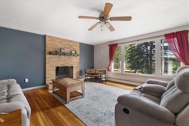6 Hadley Path, West Brookfield, MA 01585