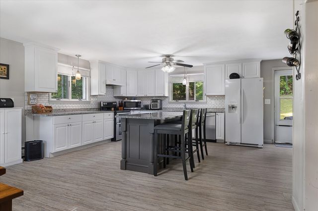 6 Hadley Path, West Brookfield, MA 01585