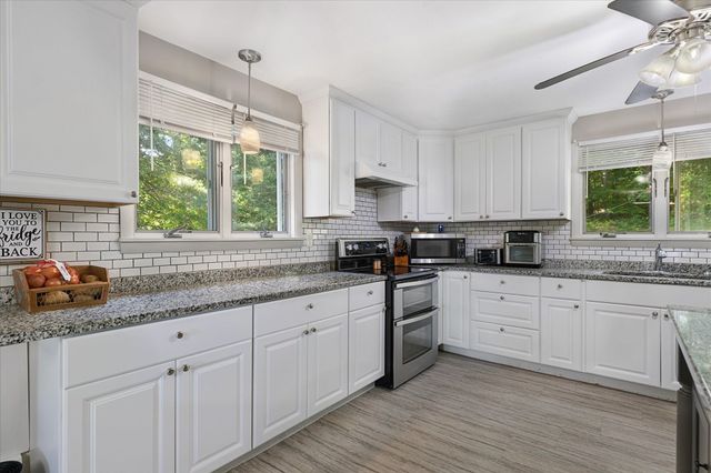 6 Hadley Path, West Brookfield, MA 01585
