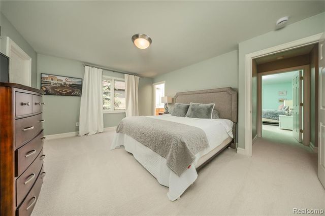 819 Majestic Drive, Rochester Hills, MI 48306