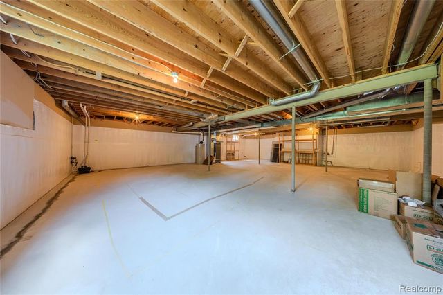 819 Majestic Drive, Rochester Hills, MI 48306