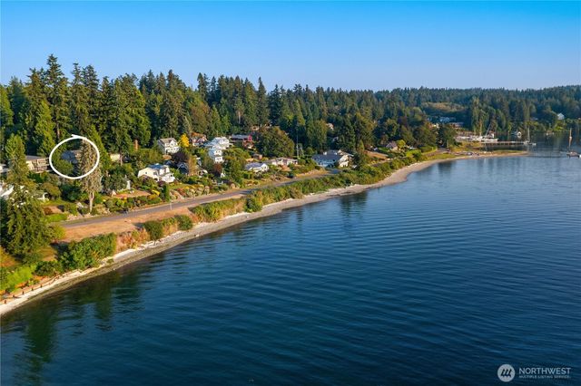15539 Washington Avenue NE, Bainbridge Island, WA 98110