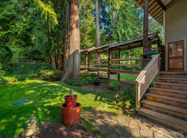 15539 Washington Avenue NE, Bainbridge Island, WA 98110