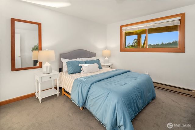 15539 Washington Avenue NE, Bainbridge Island, WA 98110