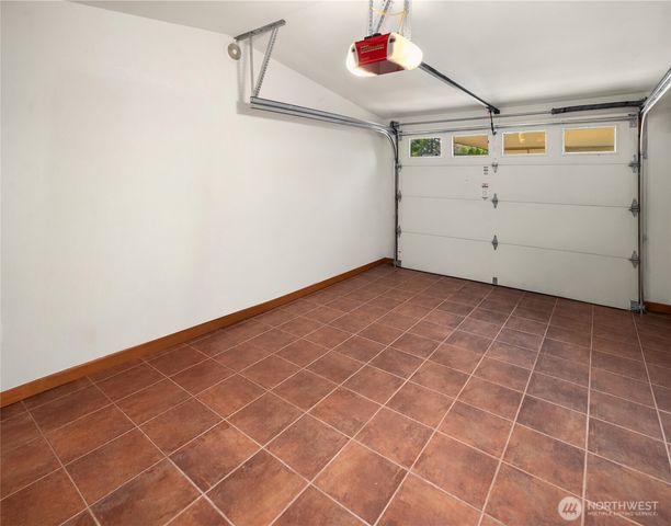 15539 Washington Avenue NE, Bainbridge Island, WA 98110