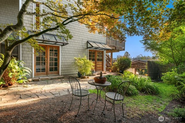 15539 Washington Avenue NE, Bainbridge Island, WA 98110