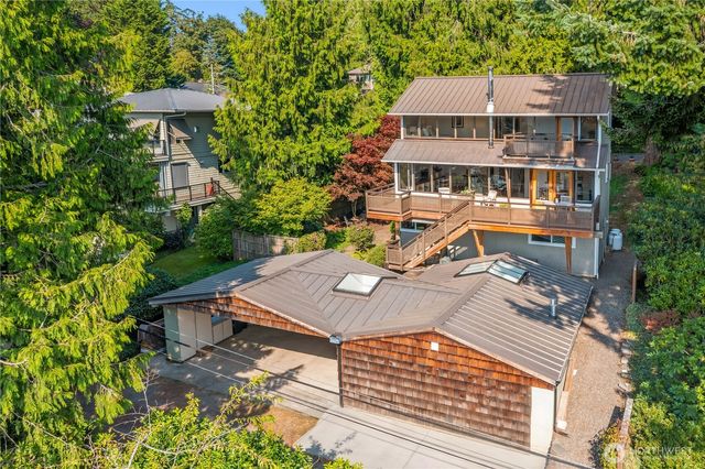 15539 Washington Avenue NE, Bainbridge Island, WA 98110