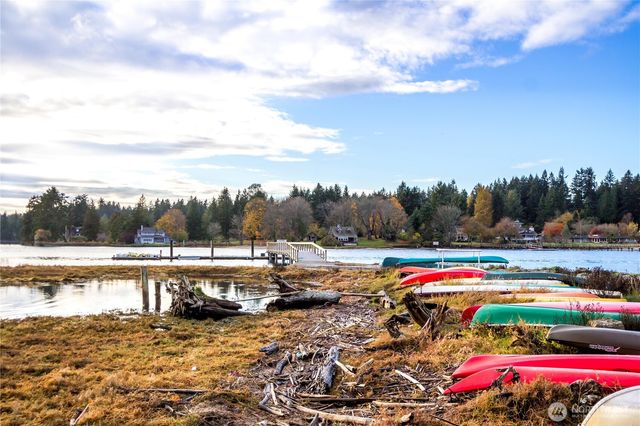 15539 Washington Avenue NE, Bainbridge Island, WA 98110