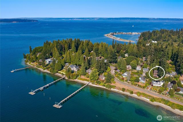 15539 Washington Avenue NE, Bainbridge Island, WA 98110