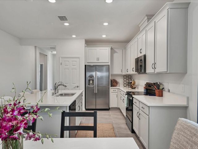 7724 SALOON LANE, Sarasota, FL 34240