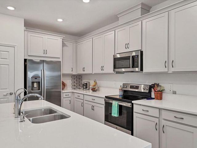 7724 SALOON LANE, Sarasota, FL 34240