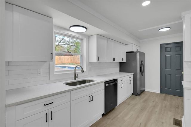 6493 Menlo Way, Rex, GA 30273