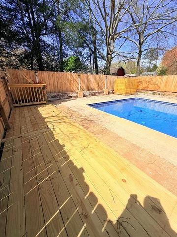 6493 Menlo Way, Rex, GA 30273