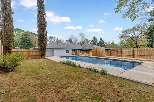 6493 Menlo Way, Rex, GA 30273