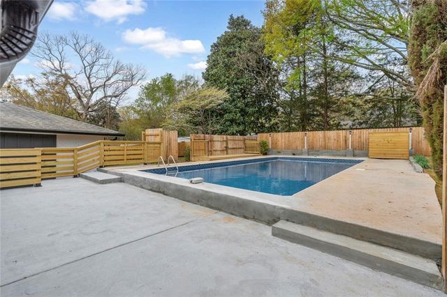 6493 Menlo Way, Rex, GA 30273