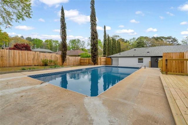 6493 Menlo Way, Rex, GA 30273