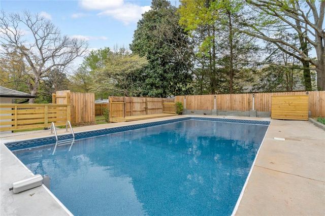 6493 Menlo Way, Rex, GA 30273