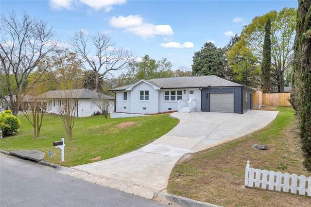 6493 Menlo Way, Rex, GA 30273