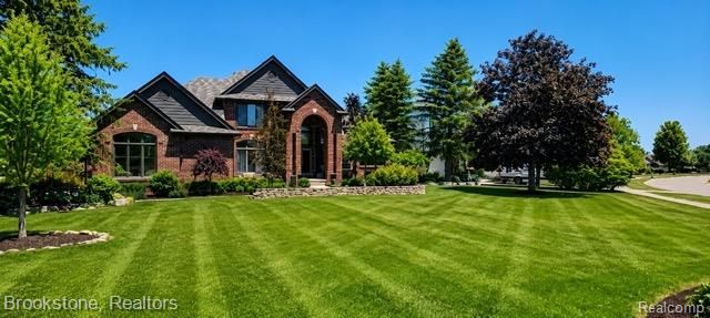 1270 Gleneagles, Highland Charter Township, MI 48357