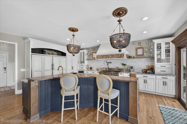 1270 Gleneagles, Highland Charter Township, MI 48357
