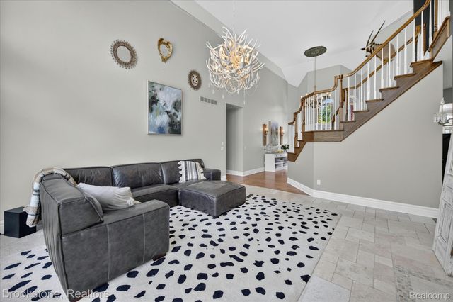1270 Gleneagles, Highland Charter Township, MI 48357