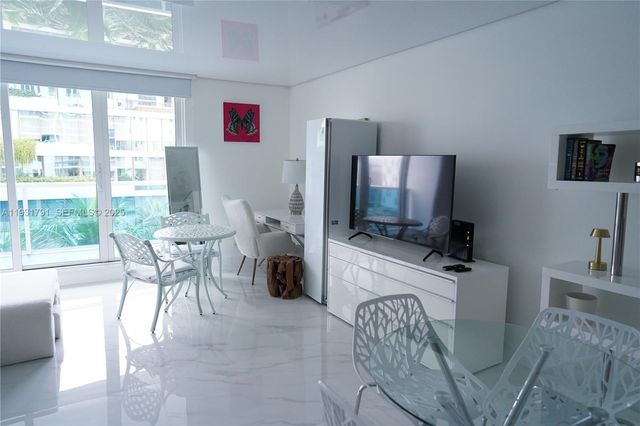 2301 Collins Ave 529, Miami Beach, FL 33139