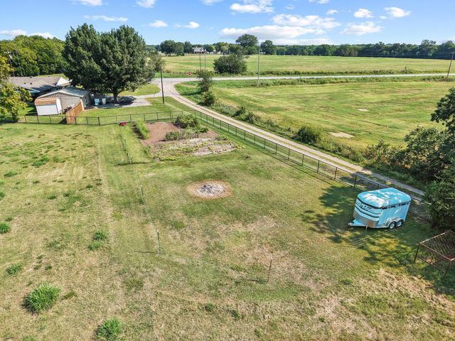 11731 NW State Highway 11, Whitewright, TX 75491