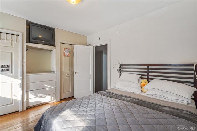 89-13 213th Street, Queens Village, NY 11427