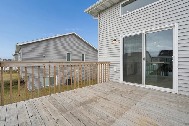 6612 28th Street S, Fargo, ND 58104