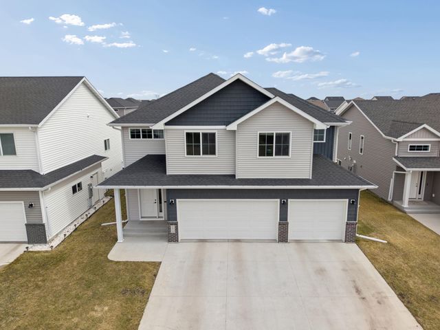 6612 28th Street S, Fargo, ND 58104