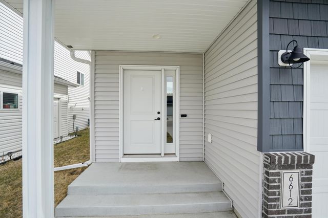 6612 28th Street S, Fargo, ND 58104