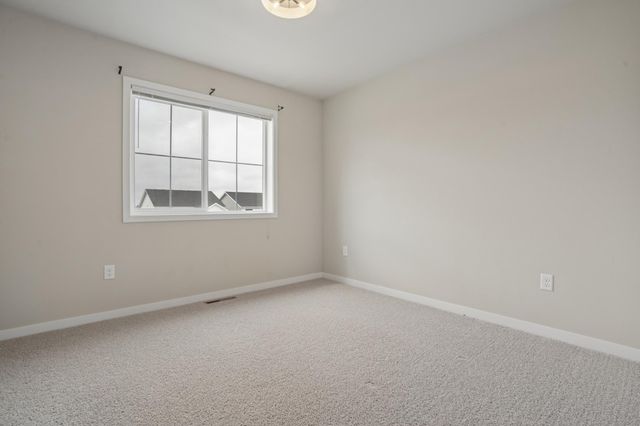 6612 28th Street S, Fargo, ND 58104