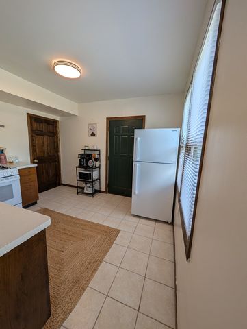 1742 N Howell Street, Davenport, IA 52804