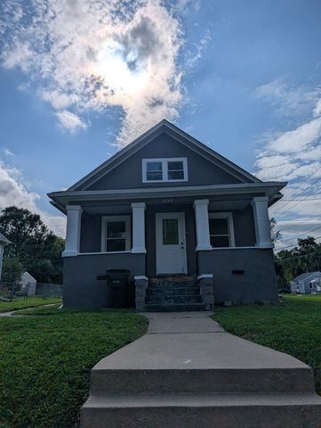 1742 N Howell Street, Davenport, IA 52804