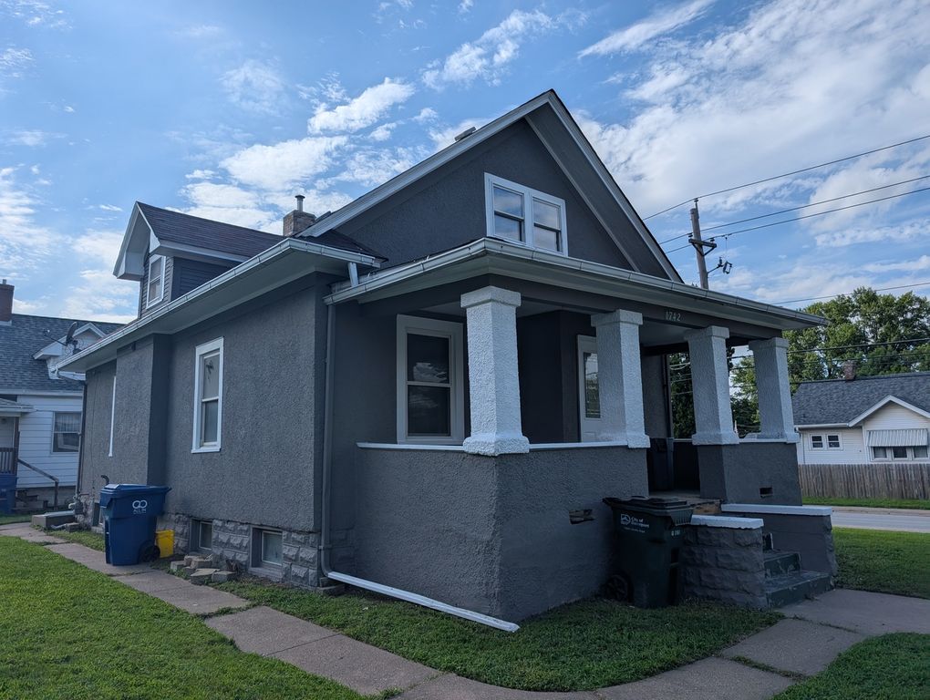 1742 N Howell Street, Davenport, IA 52804