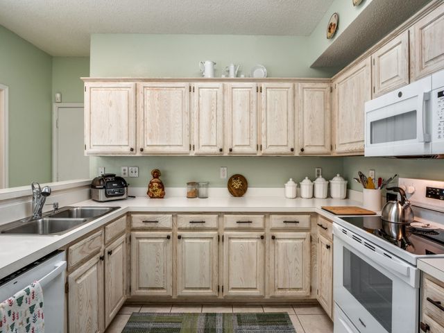 18011 Windflower Way, Dallas, TX 75252