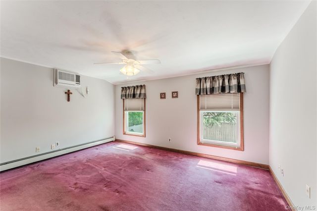 16 Rainbow Lane, Levittown, NY 11756