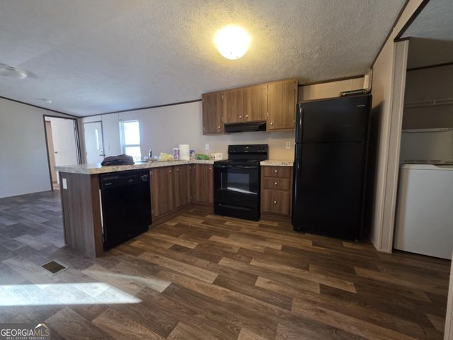 221B CATHEY Road, Mountain City, GA 30562