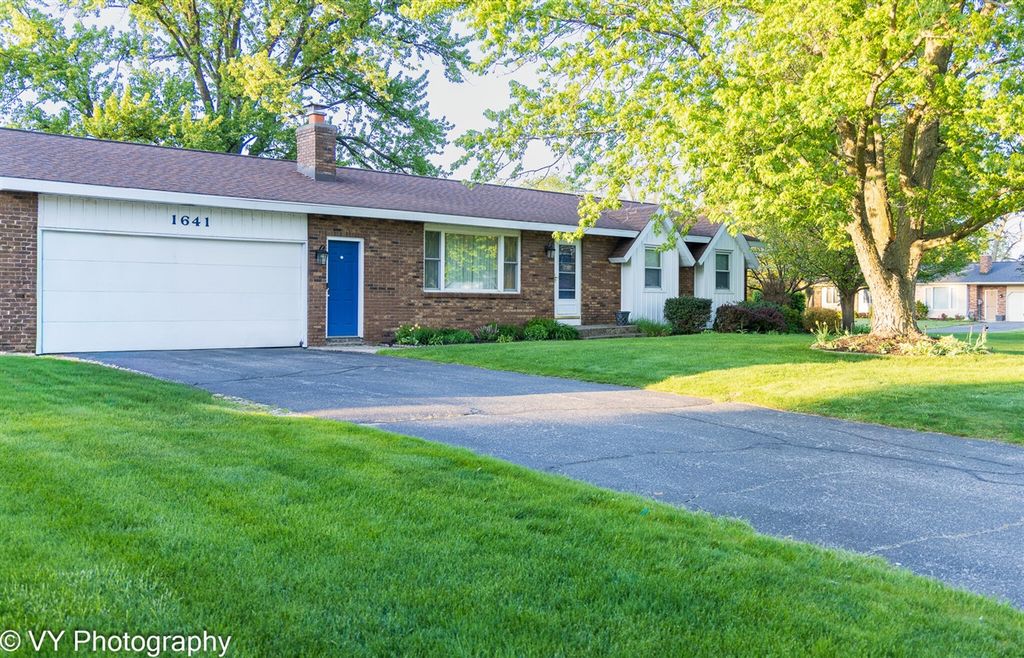 1641 Willowbrook Drive, Jenison, MI 49428