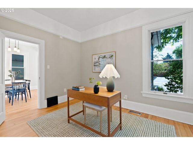 1912 Ne 11TH Ave, Portland, OR 97212