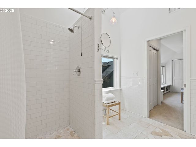 1912 Ne 11TH Ave, Portland, OR 97212