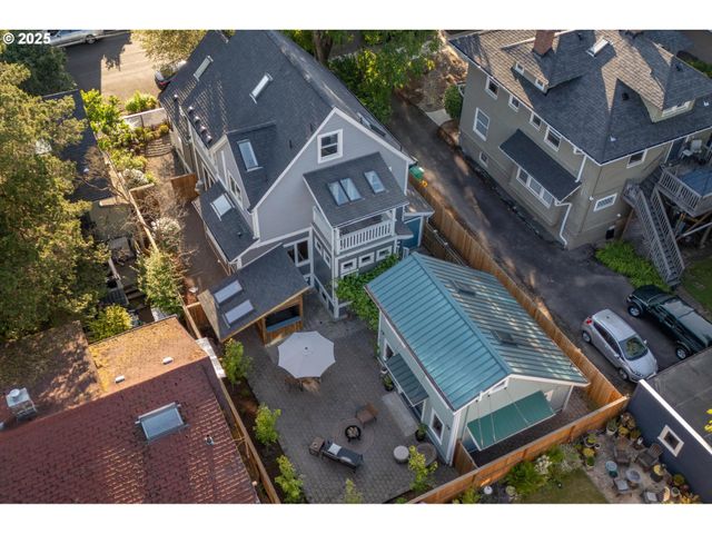 1912 Ne 11TH Ave, Portland, OR 97212