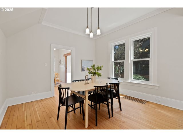 1912 Ne 11TH Ave, Portland, OR 97212