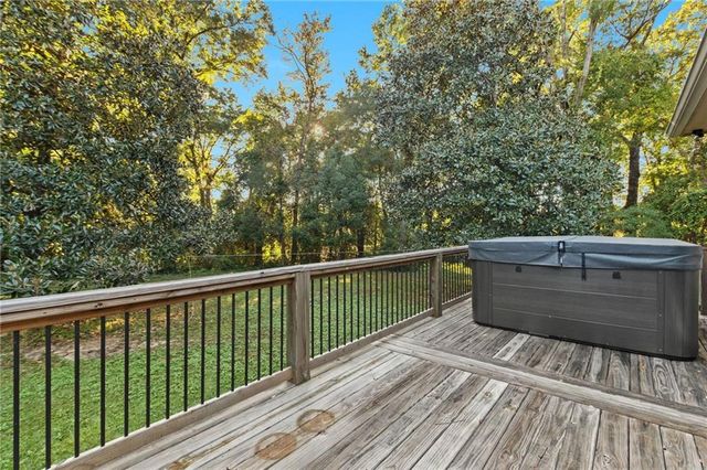 802 Pinewood Court, Daphne, AL 36526