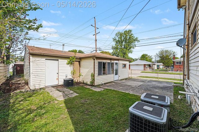 4052 Longtin Avenue, Lincoln Park, MI 48146