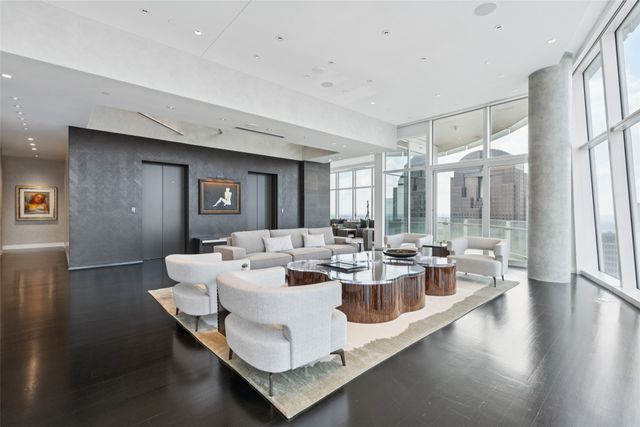 1918 Olive Street 4202, Dallas, TX 75201