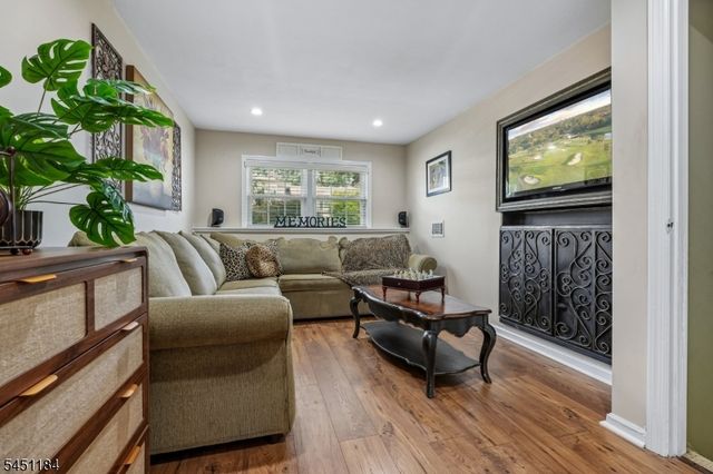357 Foxwood Rd, Union Twp., NJ 07083