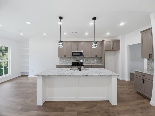 15 Kirkwall Place, Bella Vista, AR 72715